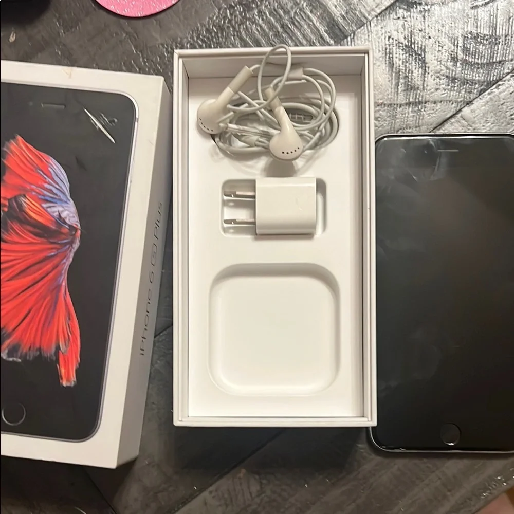 iPhone 6s Plus Space Gray iPhone with vibrant display and large size
